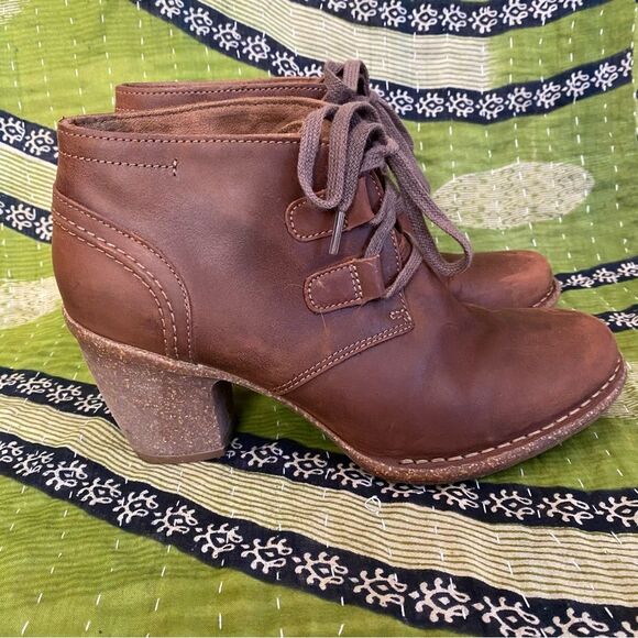 Clarks Artisan Chestnut Carleta Lyon Leather Ankle Bootie Size 9 - Picture 4 of 15